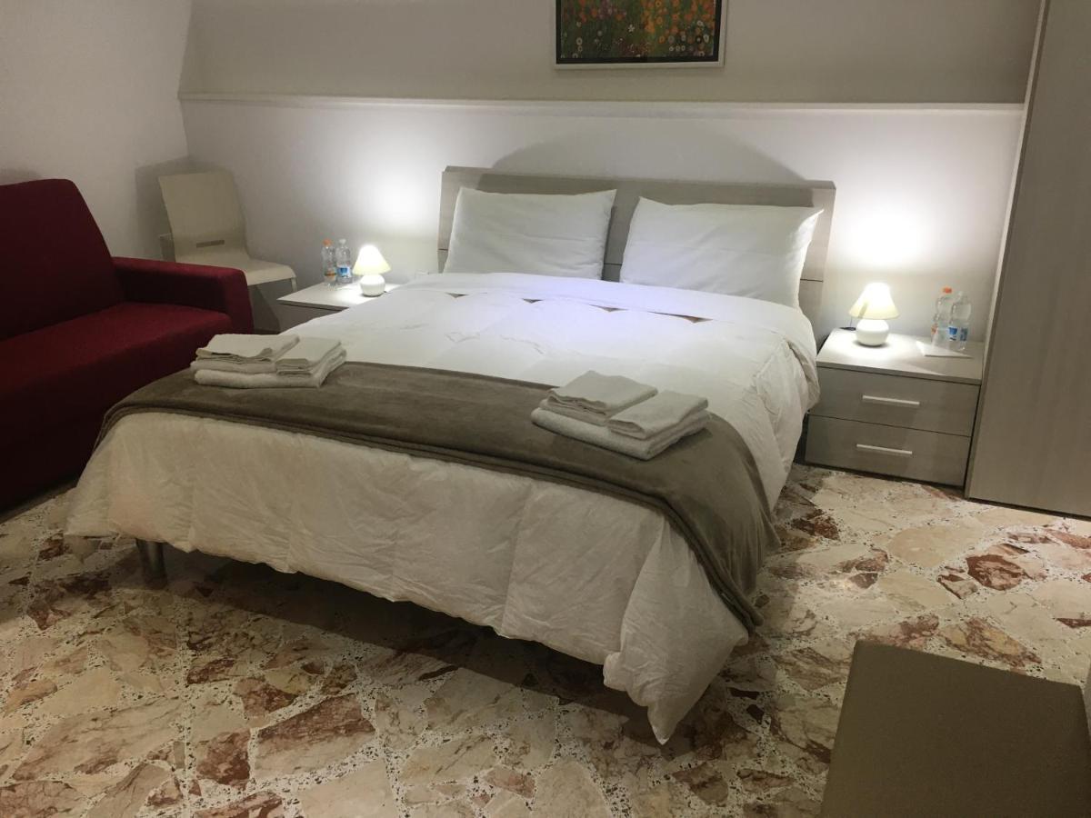 B&B A Casa Di Paola Lecce Kültér fotó